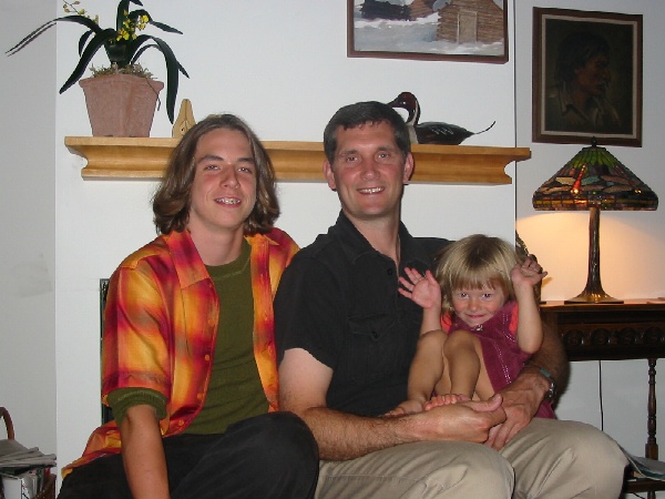 600x450 pixels (97K)